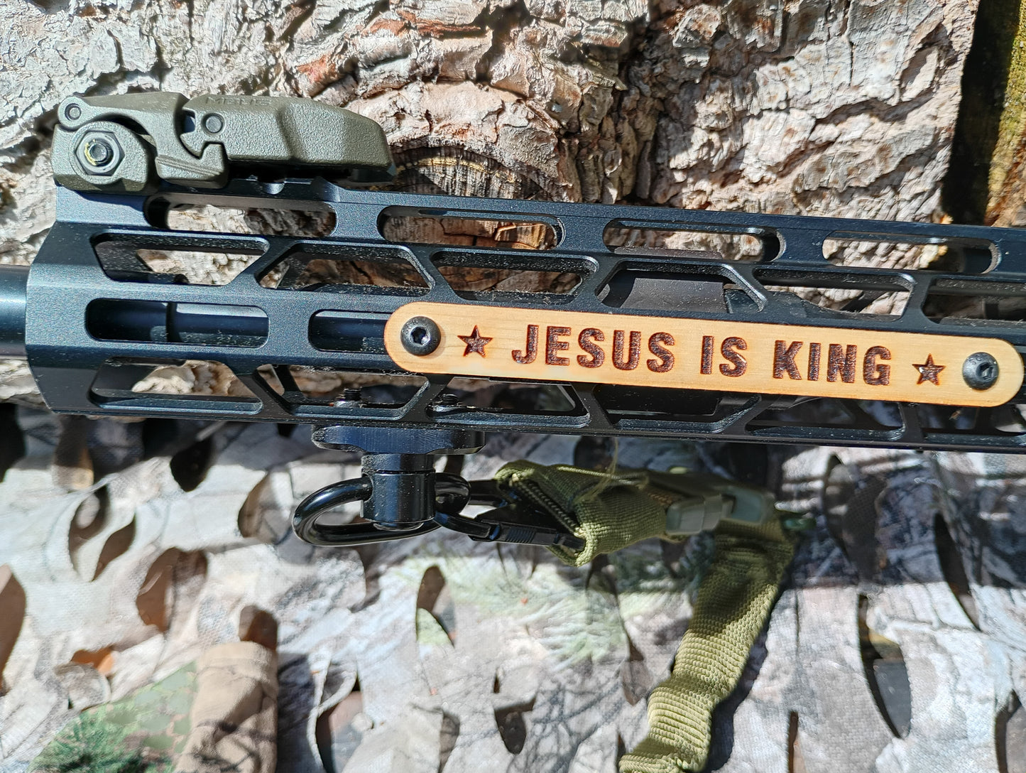 Jesus is King M-LOK Tag